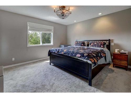 187 Reunion Close Nw, Airdrie, AB - Indoor Photo Showing Bedroom