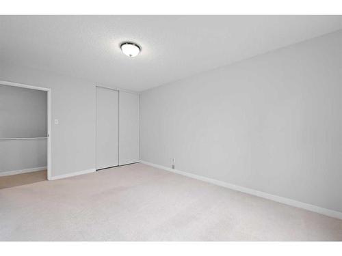 129-210 86 Avenue Se, Calgary, AB - Indoor Photo Showing Other Room