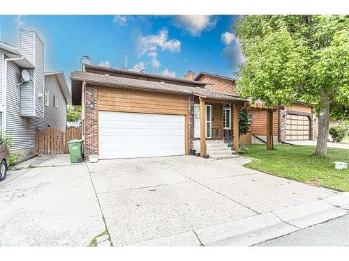 40 Whiteram Way Ne, Calgary, AB - Outdoor