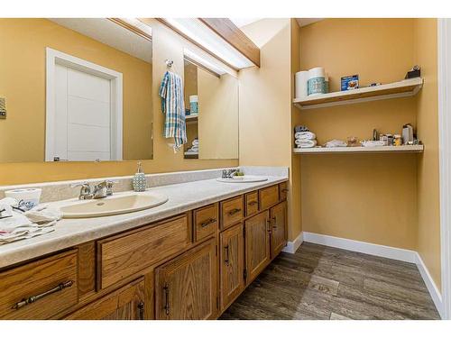 40 Whiteram Way Ne, Calgary, AB - Indoor Photo Showing Bathroom