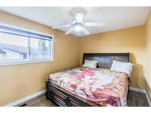 40 Whiteram Way Ne, Calgary, AB - Indoor Photo Showing Bedroom