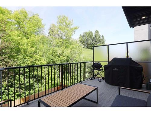 708 13 Street Ne, Calgary, AB - Outdoor With Balcony With Exterior