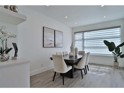 708 13 Street Ne, Calgary, AB - Indoor Photo Showing Dining Room