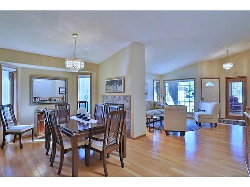 247 Hamptons Park Nw, Calgary, AB - Indoor Photo Showing Dining Room