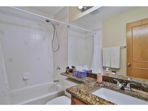 247 Hamptons Park Nw, Calgary, AB - Indoor Photo Showing Bathroom