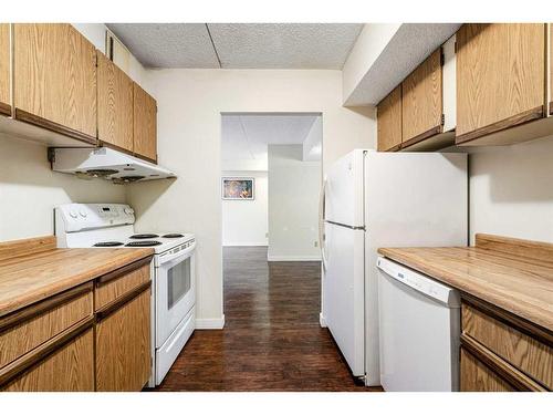 1204-5204 Dalton Drive Nw, Calgary, AB - Indoor Photo Showing Kitchen