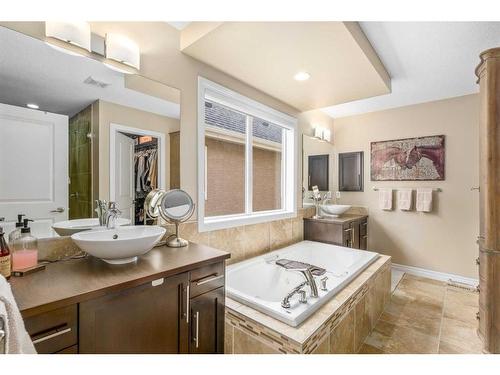 462 Mahogany Terrace Se, Calgary, AB - Indoor Photo Showing Bathroom