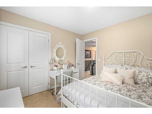 462 Mahogany Terrace Se, Calgary, AB - Indoor Photo Showing Bedroom