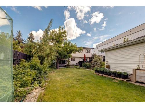 6607 Bow Crescent Nw, Calgary, AB - Outdoor