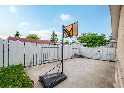 6360 Pineridge Road Ne, Calgary, AB - Outdoor