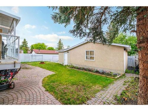 6360 Pineridge Road Ne, Calgary, AB - Outdoor