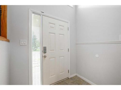 6360 Pineridge Road Ne, Calgary, AB - Indoor Photo Showing Other Room