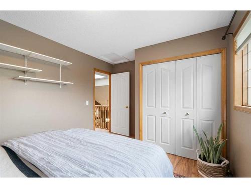 128 Citadel Park Nw, Calgary, AB - Indoor Photo Showing Bedroom