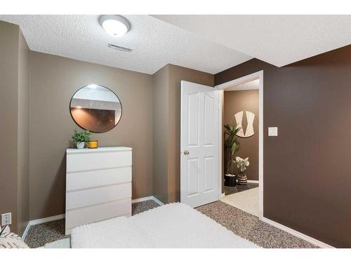 128 Citadel Park Nw, Calgary, AB - Indoor Photo Showing Bedroom