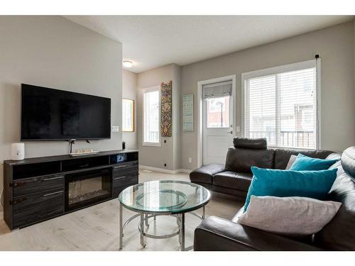 23 Nolancrest Gate Nw, Calgary, AB - Indoor Photo Showing Living Room