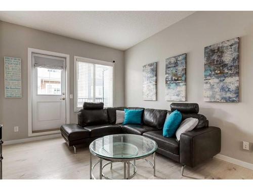 23 Nolancrest Gate Nw, Calgary, AB - Indoor Photo Showing Living Room