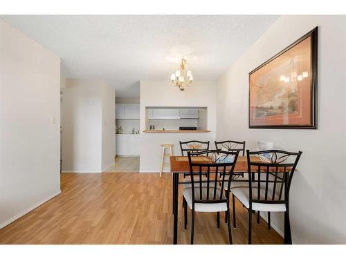 806-9800 Horton Road Sw, Calgary, AB - Indoor Photo Showing Dining Room