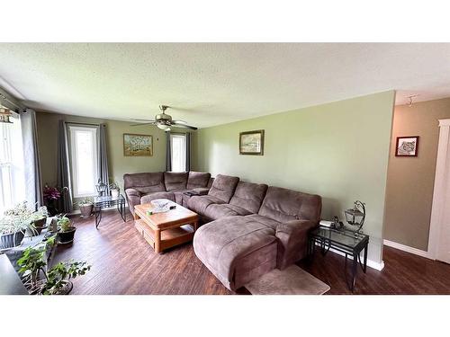 354069 Range Road 52, Rural Clearwater County, AB - Indoor Photo Showing Living Room