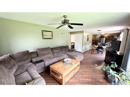 354069 Range Road 52, Rural Clearwater County, AB - Indoor Photo Showing Living Room