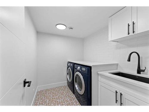 223 Parkside Way Se, Calgary, AB - Indoor Photo Showing Laundry Room