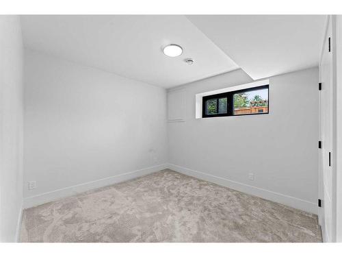 223 Parkside Way Se, Calgary, AB - Indoor Photo Showing Other Room