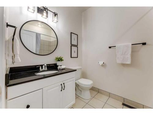 2-2036 27 Avenue Sw, Calgary, AB - Indoor Photo Showing Bathroom
