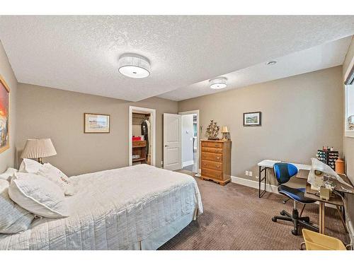 69 Waters Edge Drive, Heritage Pointe, AB - Indoor Photo Showing Bedroom