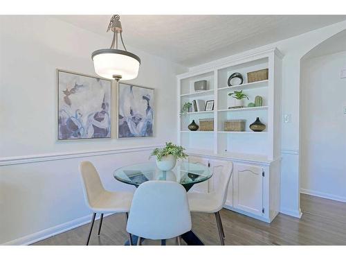 16 Galway Crescent Sw, Calgary, AB - Indoor Photo Showing Dining Room