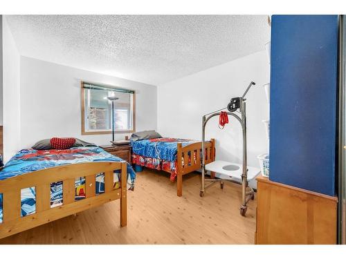 320 Falshire Way Ne, Calgary, AB - Indoor Photo Showing Bedroom
