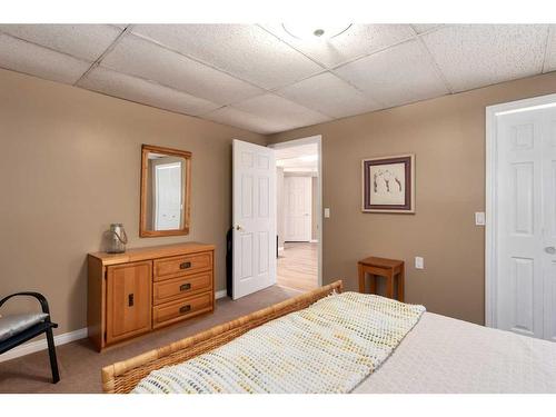 300 De Foras Close Nw, High River, AB - Indoor Photo Showing Bedroom