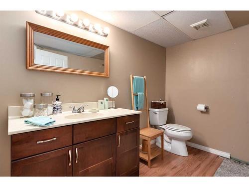 300 De Foras Close Nw, High River, AB - Indoor Photo Showing Bathroom
