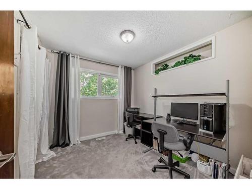 7927 Huntwick Hill Ne, Calgary, AB - Indoor Photo Showing Office