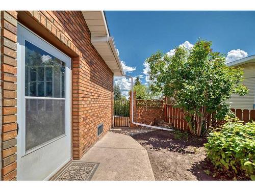 7927 Huntwick Hill Ne, Calgary, AB - Outdoor With Exterior