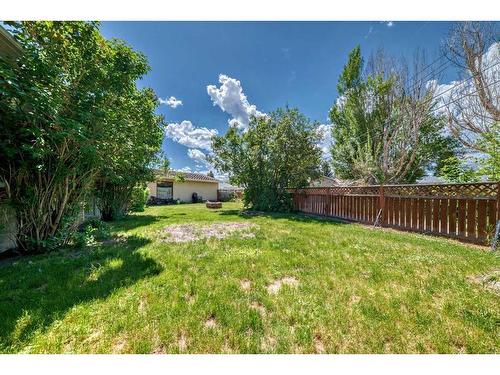 7927 Huntwick Hill Ne, Calgary, AB - Outdoor