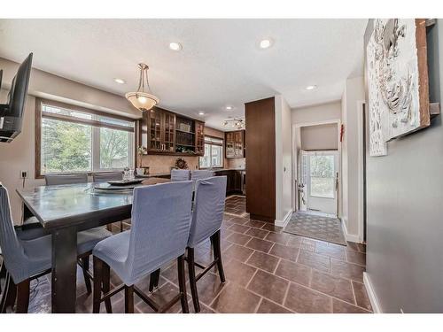 7927 Huntwick Hill Ne, Calgary, AB - Indoor Photo Showing Dining Room