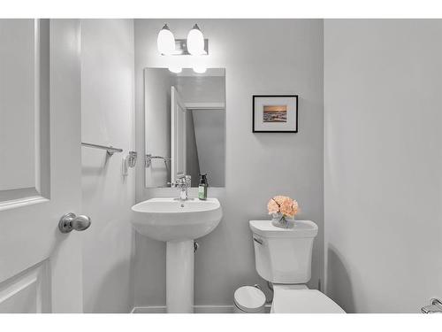 118 Legacy Boulevard Se, Calgary, AB - Indoor Photo Showing Bathroom