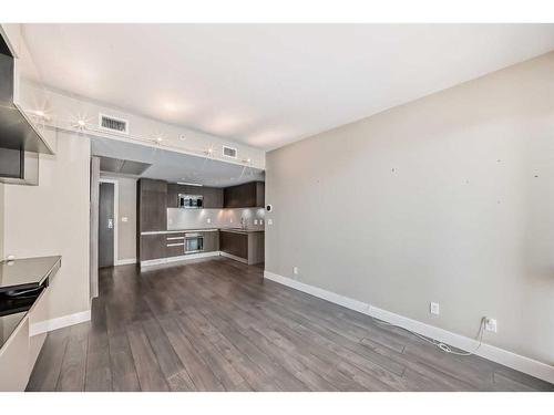 1205-1188 3 Street Se, Calgary, AB - Indoor Photo Showing Kitchen