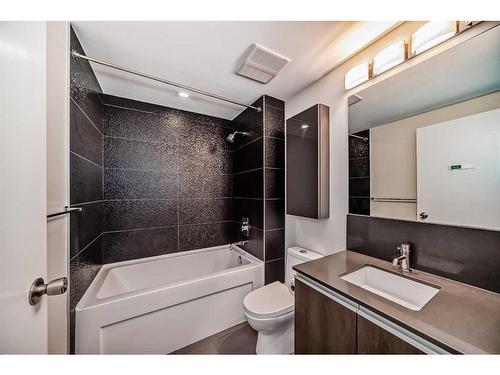 1205-1188 3 Street Se, Calgary, AB - Indoor Photo Showing Bathroom