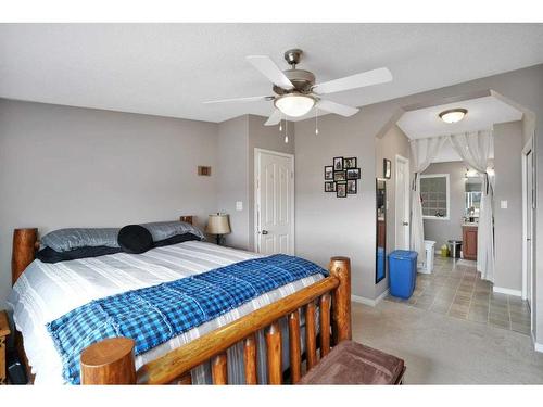 5224 Township Road 292, Rural Mountain View County, AB - Indoor Photo Showing Bedroom