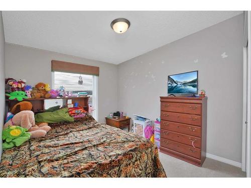 5224 Township Road 292, Rural Mountain View County, AB - Indoor Photo Showing Bedroom