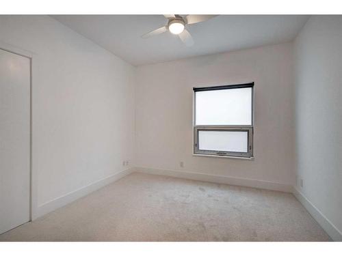 202-2124 17 Street Sw, Calgary, AB - Indoor Photo Showing Other Room
