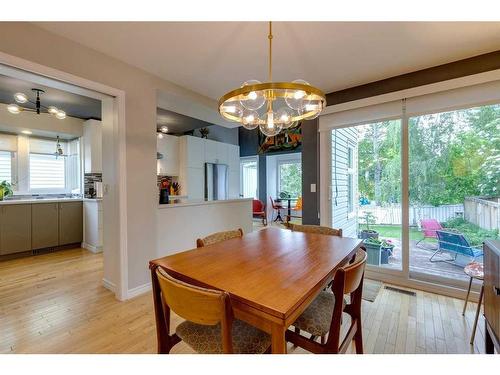 117 Strandell Crescent Sw, Calgary, AB - Indoor Photo Showing Dining Room