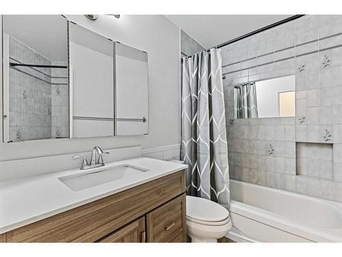 452 Queen Alexandra Way Se, Calgary, AB - Indoor Photo Showing Bathroom