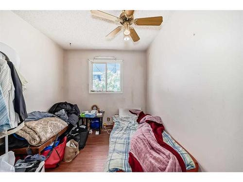 16267 5 Street Sw, Calgary, AB - Indoor Photo Showing Bedroom