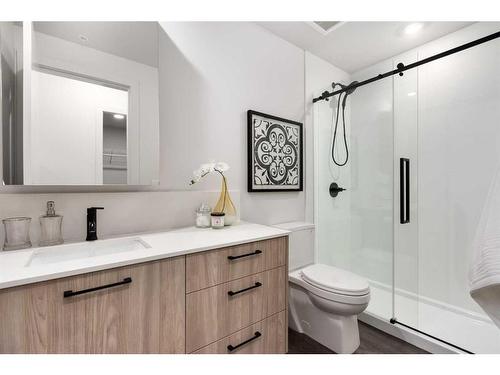 603-1107 Gladstone Road Nw, Calgary, AB - Indoor Photo Showing Bathroom