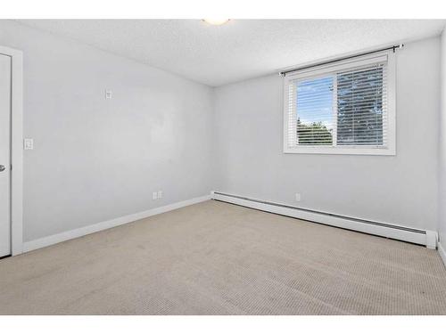 101D-4455 Greenview Drive Ne, Calgary, AB - Indoor Photo Showing Other Room