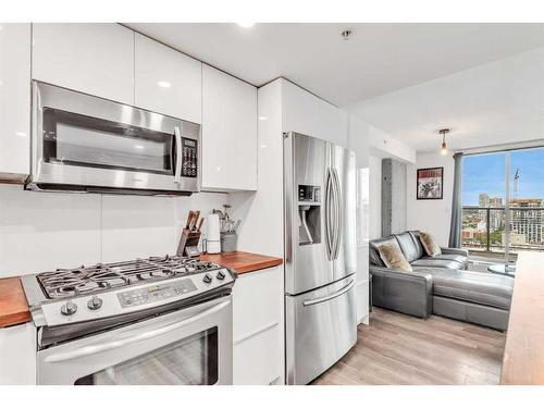 2004-188 15 Avenue Sw, Calgary, AB - Indoor Photo Showing Kitchen With Stainless Steel Kitchen