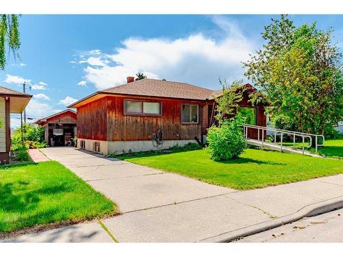 37 Connaught Drive Nw, Calgary, AB - Outdoor