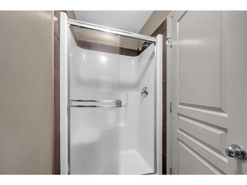 118 Aspen Hills Drive Sw, Calgary, AB - Indoor Photo Showing Bathroom