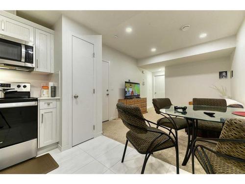 67 Arbour Lake Heights Nw, Calgary, AB - Indoor Photo Showing Kitchen